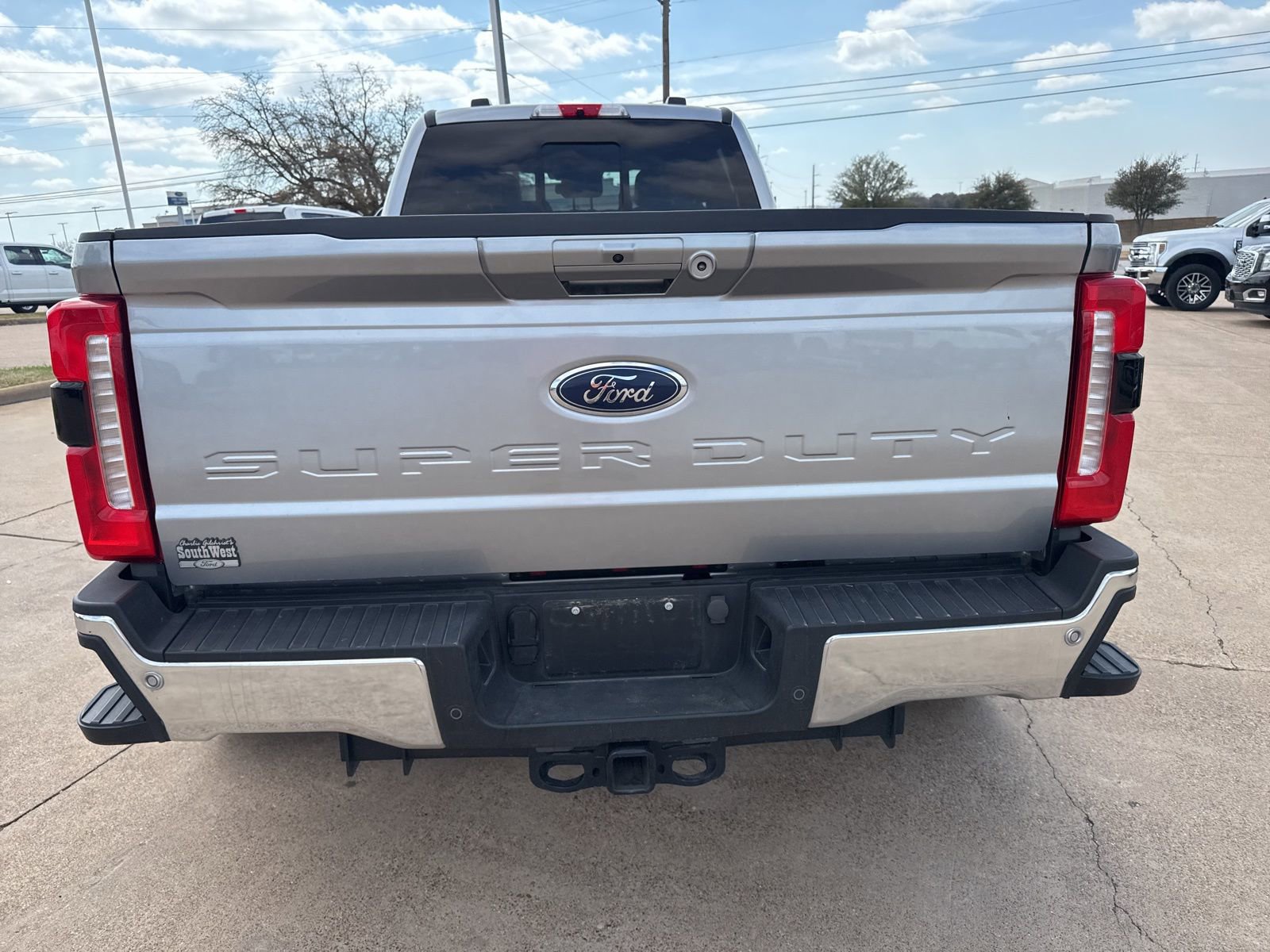 Used 2024 Ford F350 Lariat w/ FX4 Off-Road Package image 6