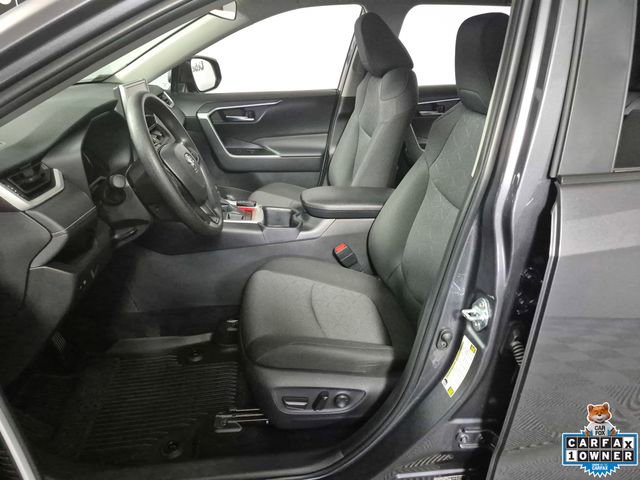 Used 2025 Toyota RAV4 XLE image 9