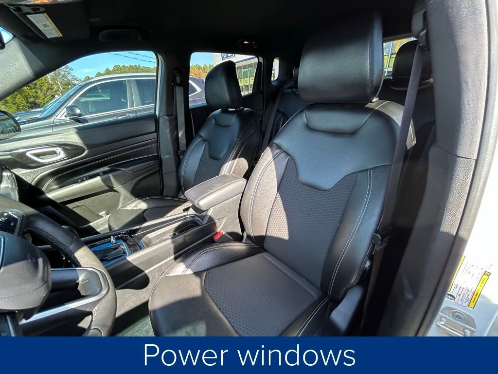 Used 2024 Jeep Compass Latitude w/ Convenience Group image 30