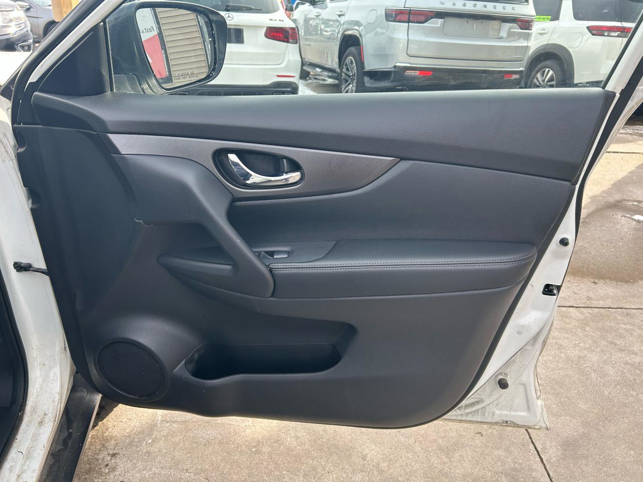 Used 2016 Nissan Rogue S image 16