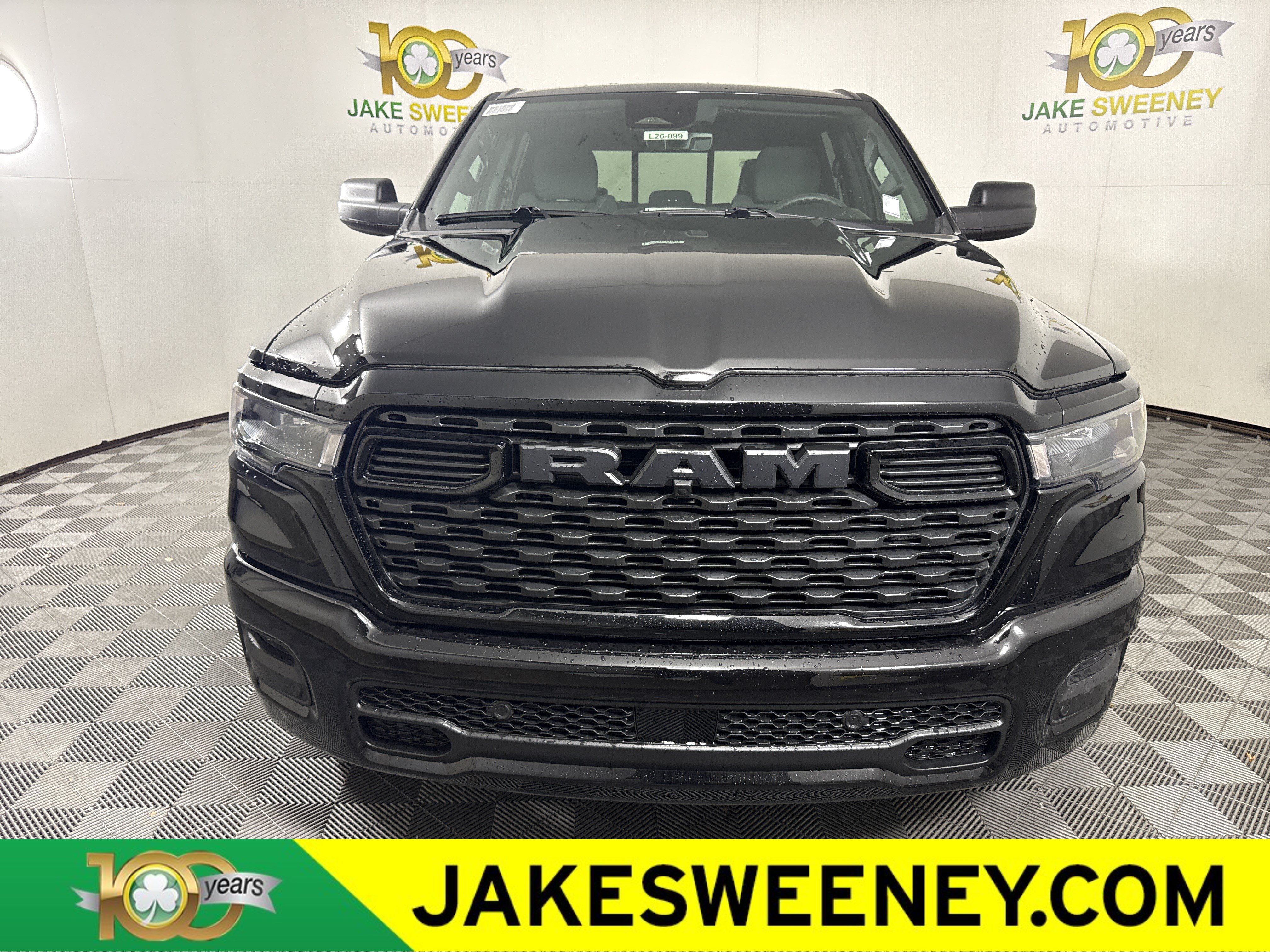 New 2026 RAM 1500 Express AWD/4WD image 3