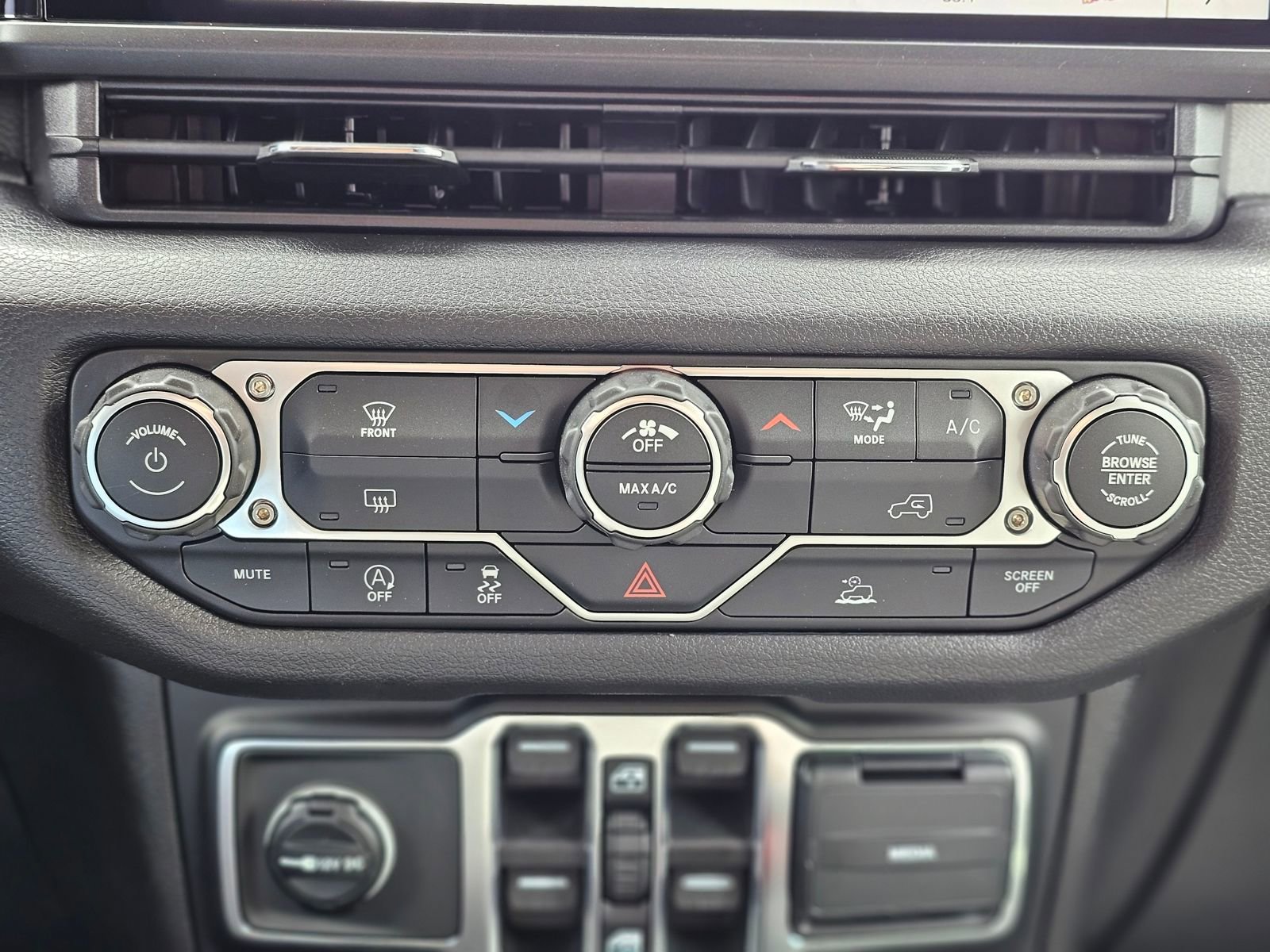 New 2026 Jeep Gladiator Sport image 11