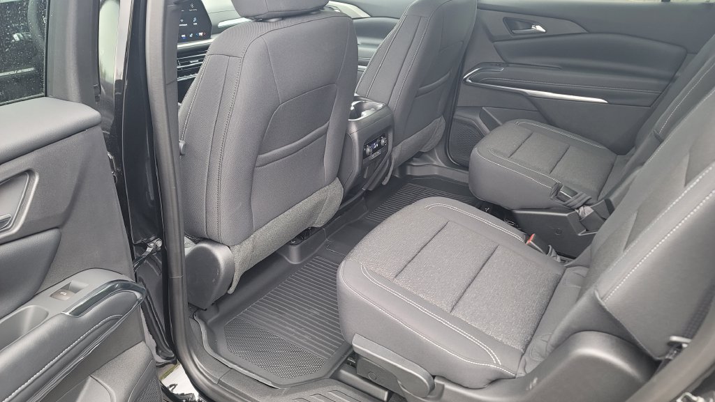New 2026 Chevrolet Traverse LT w/ Driver Confidence Package FWD image 26