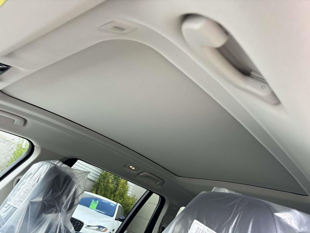 New 2026 BMW X7 xDrive40i w/ Premium Package image 18