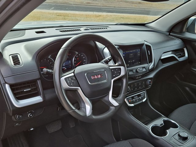Used 2024 GMC Terrain SLE image 10