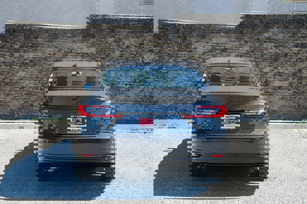 Used 2026 Toyota Camry XLE image 8