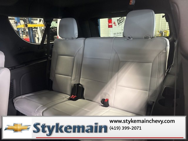 New 2026 Chevrolet Suburban Premier image 35