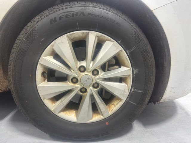 Used 2016 Kia Sedona LX w/ LX Convenience Package FWD image 4