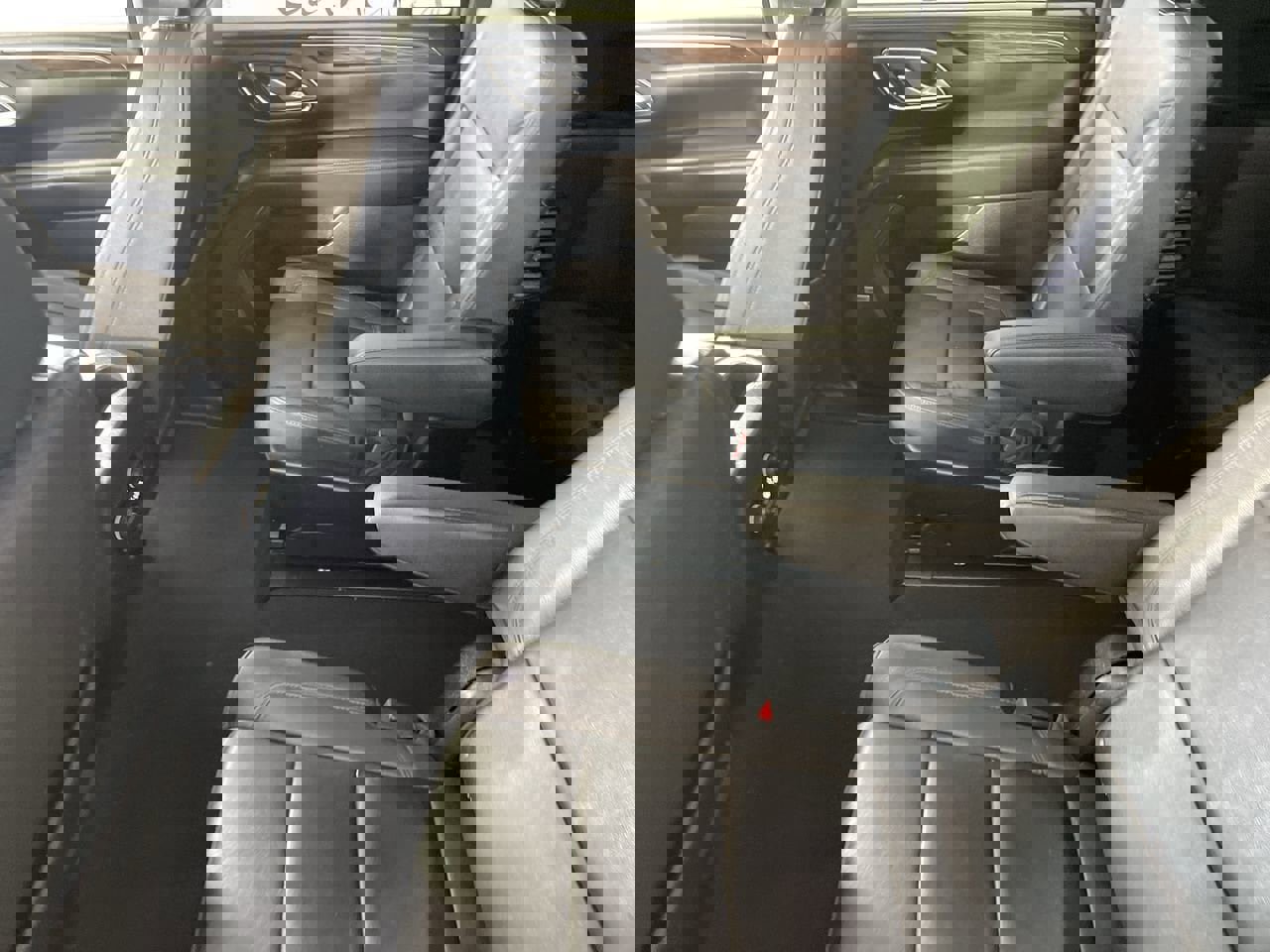 Used 2022 Chevrolet Suburban Z71 w/ Luxury Package image 24