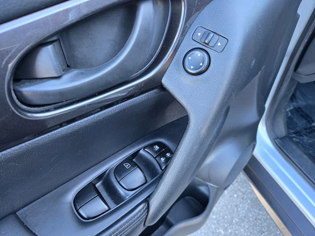 Used 2019 Nissan Rogue S image 20