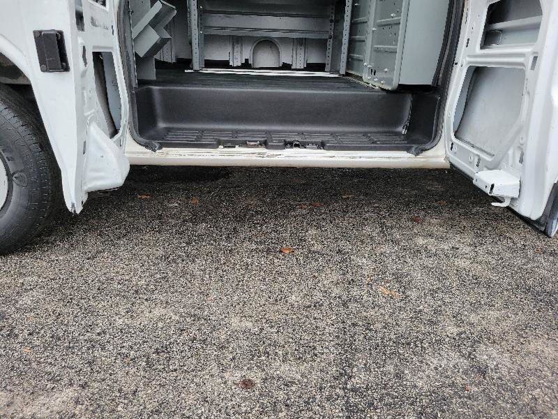 Used 2014 Chevrolet Express 2500 image 12