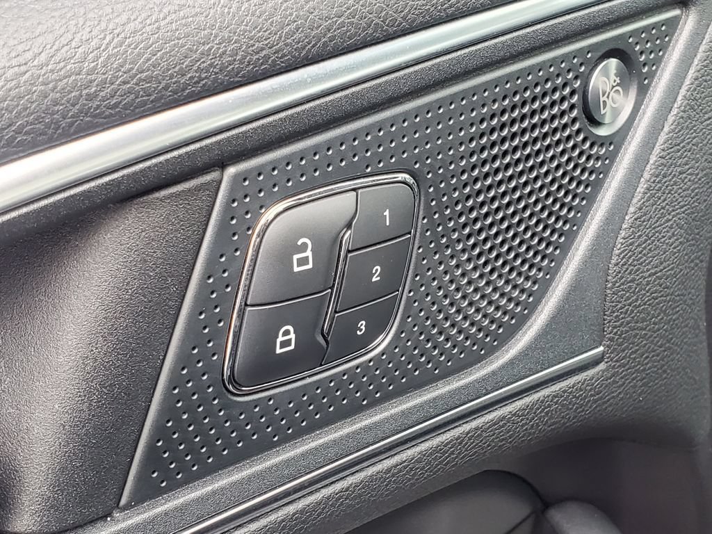 Used 2019 Ford Edge ST w/ Equipment Group 401A AWD/4WD image 9
