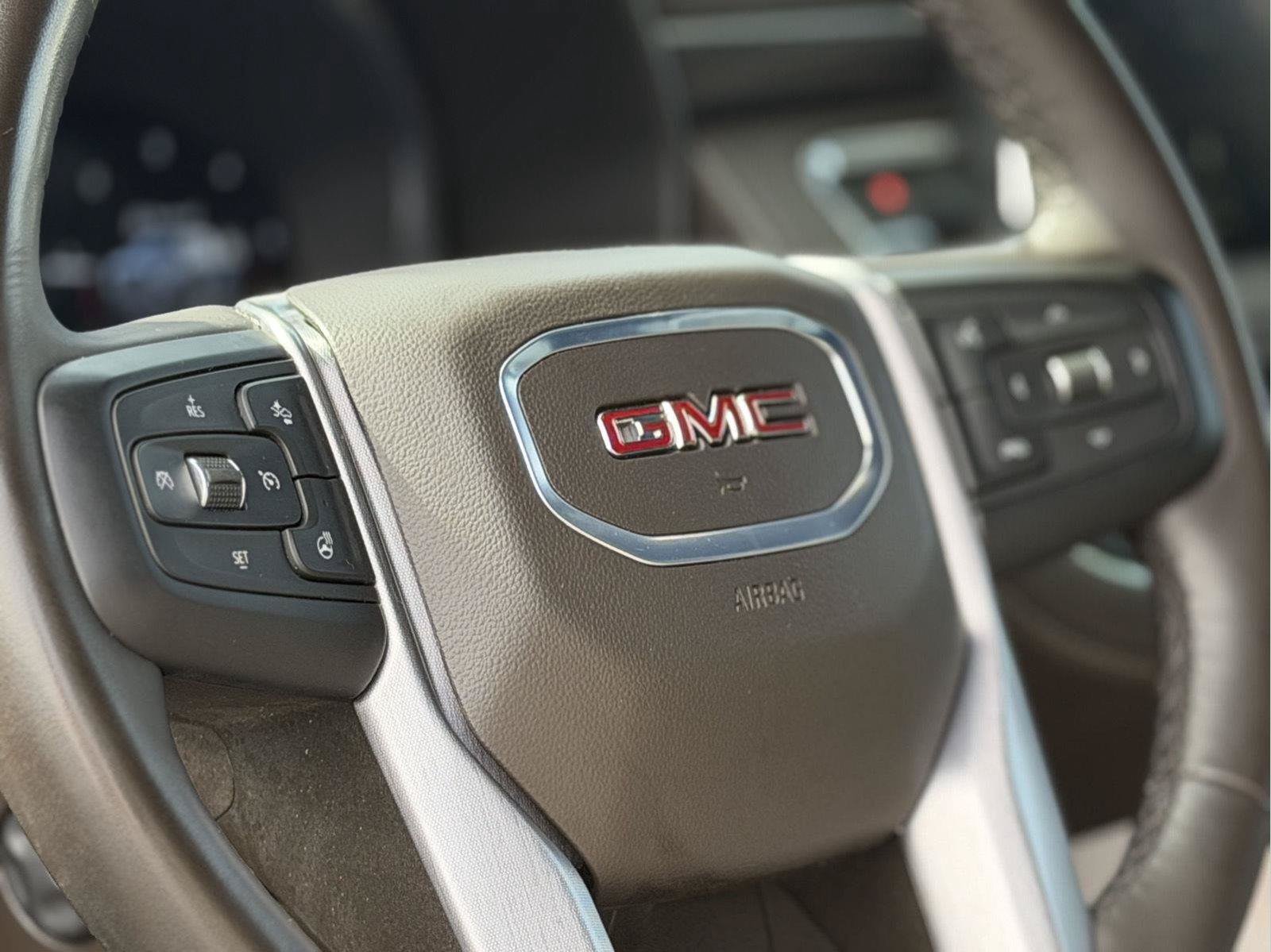 Used 2024 GMC Yukon SLT w/ SLT Luxury Package AWD/4WD image 26