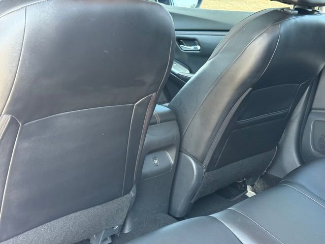 Used 2023 Nissan Sentra SR w/ SR Premium Package FWD image 28