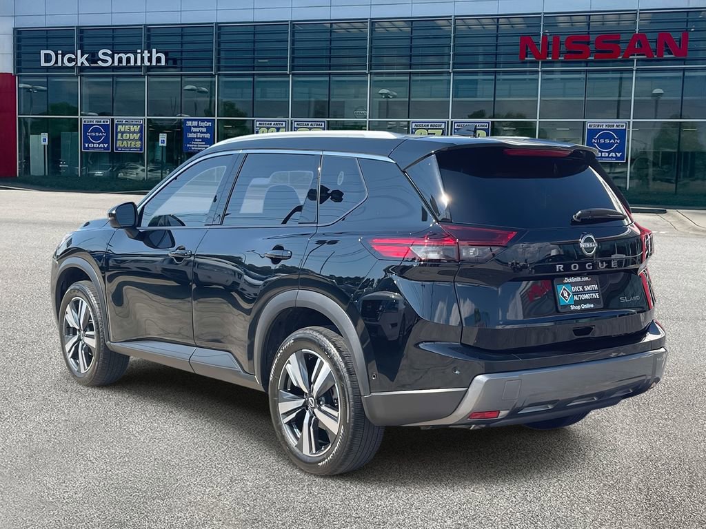 Used 2024 Nissan Rogue SL w/ SL Premium Package image 4