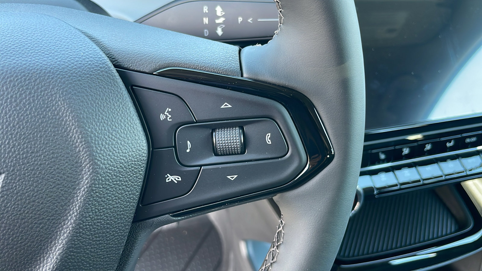 New 2027 Chevrolet Bolt LT w/ Comfort Package FWD image 25