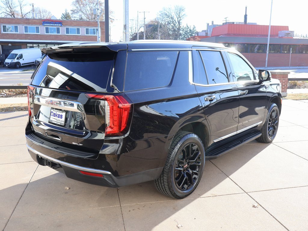 Used 2022 GMC Yukon SLT w/ SLT Premium Package image 5