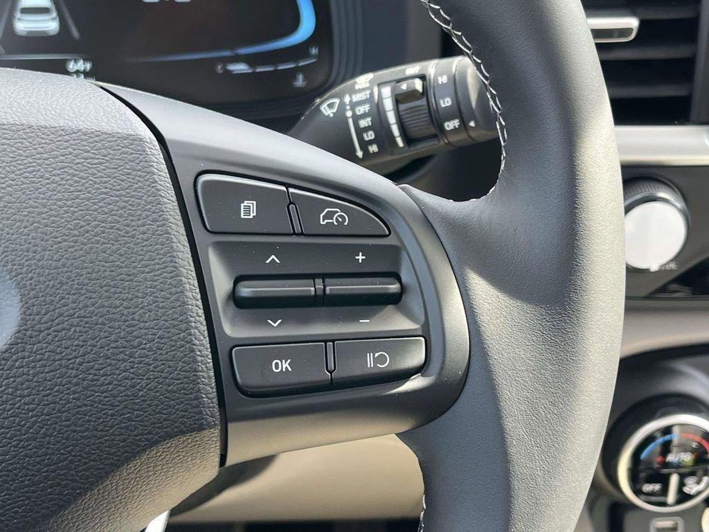 New 2026 Hyundai Venue SEL FWD image 43