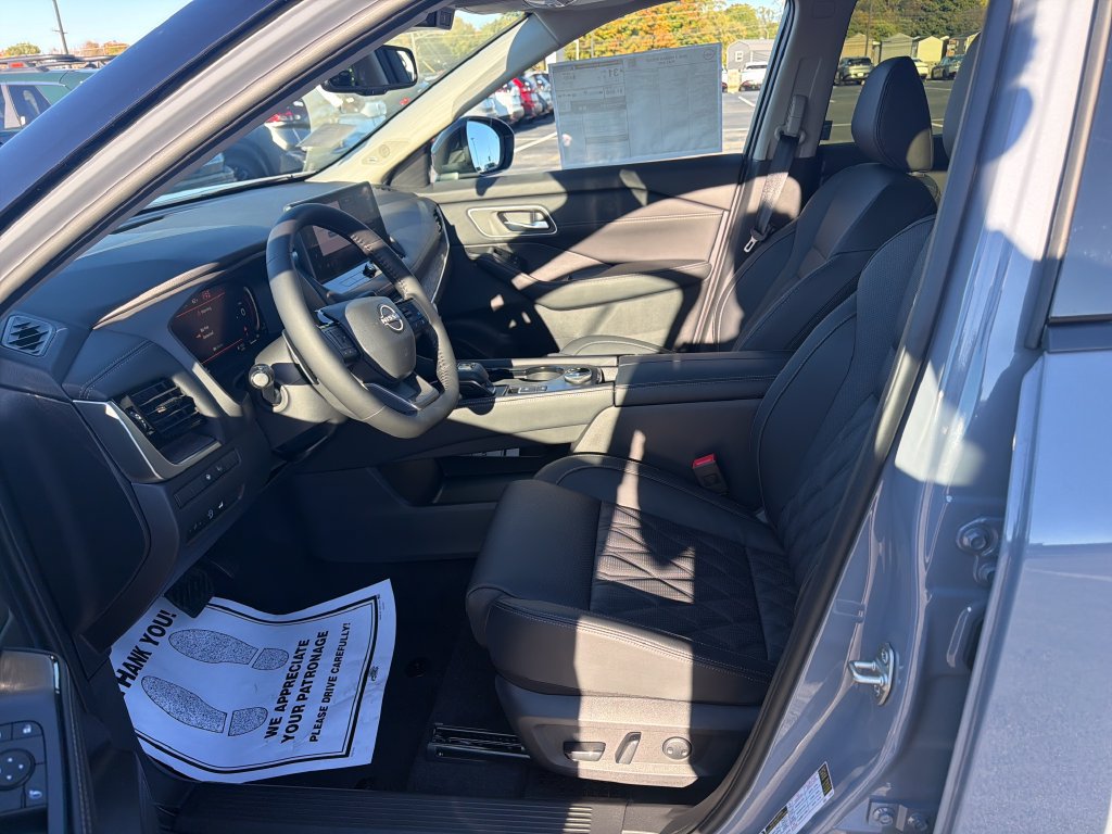 New 2026 Nissan Rogue Platinum w/ Platinum Premium Package AWD/4WD image 13