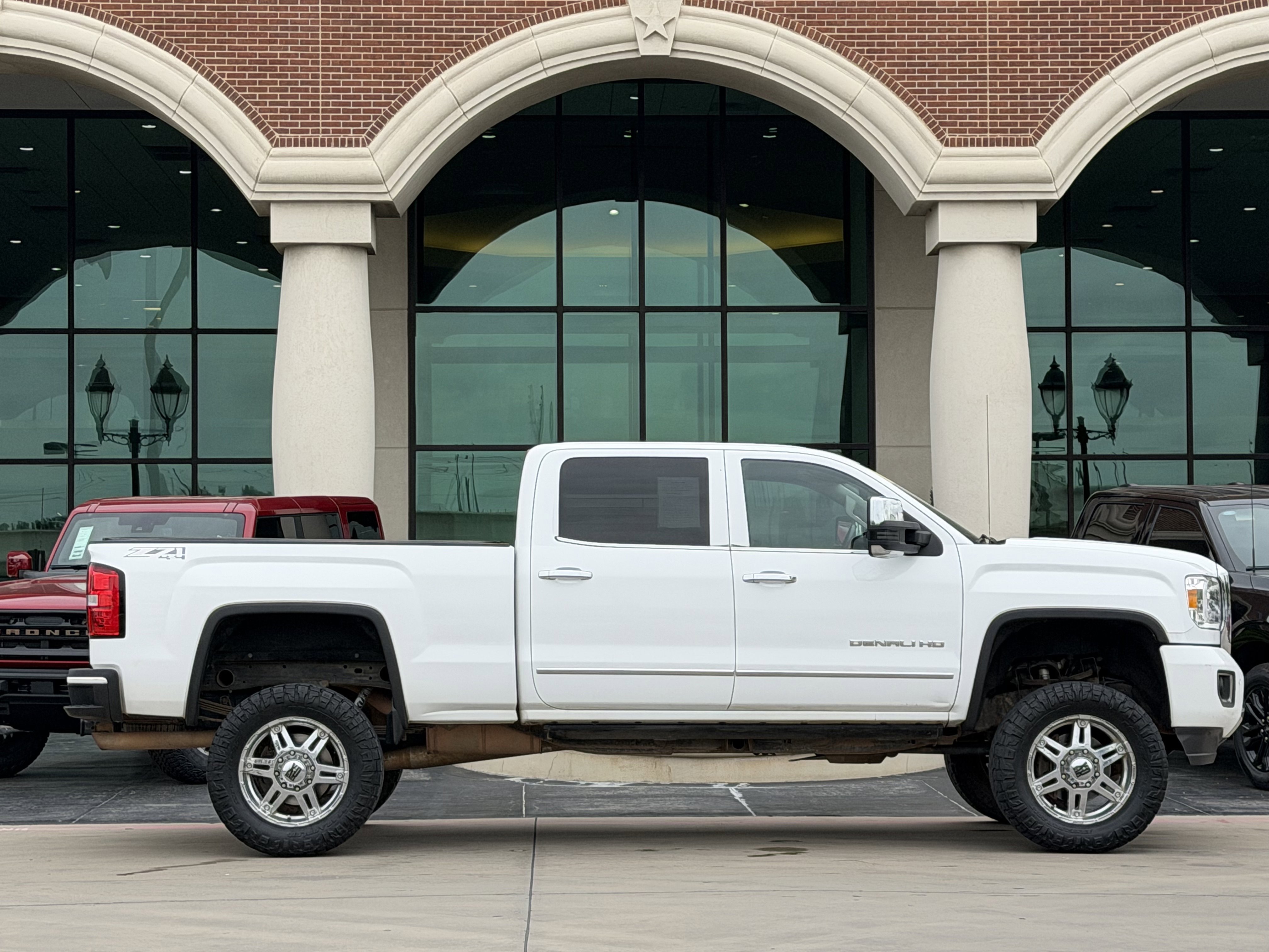 Used 2015 GMC Sierra 2500 Denali AWD/4WD image 3
