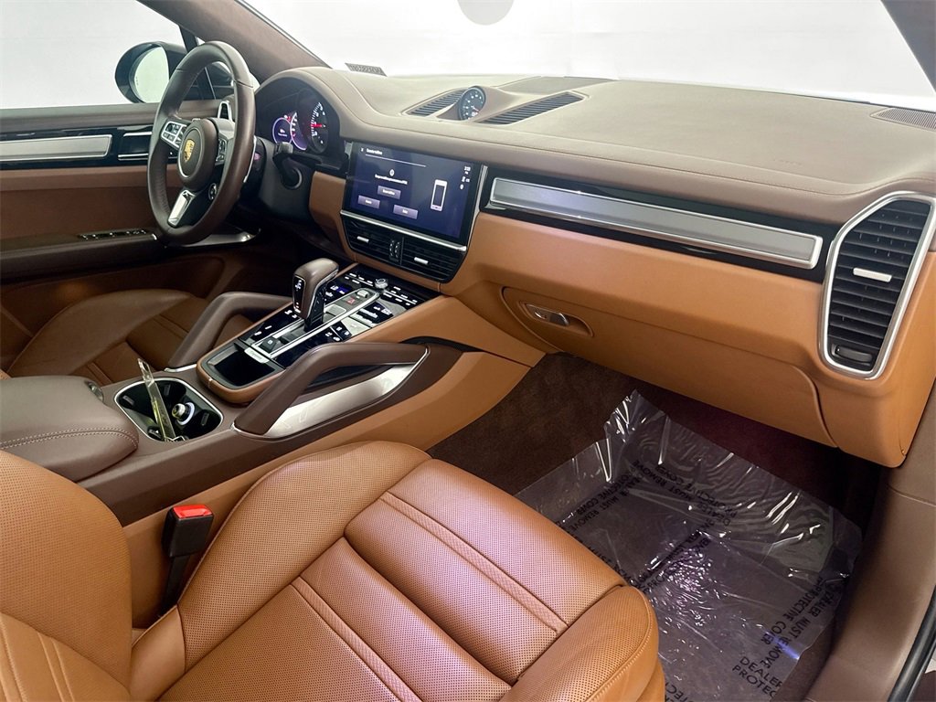 Used 2022 Porsche Cayenne Turbo image 28