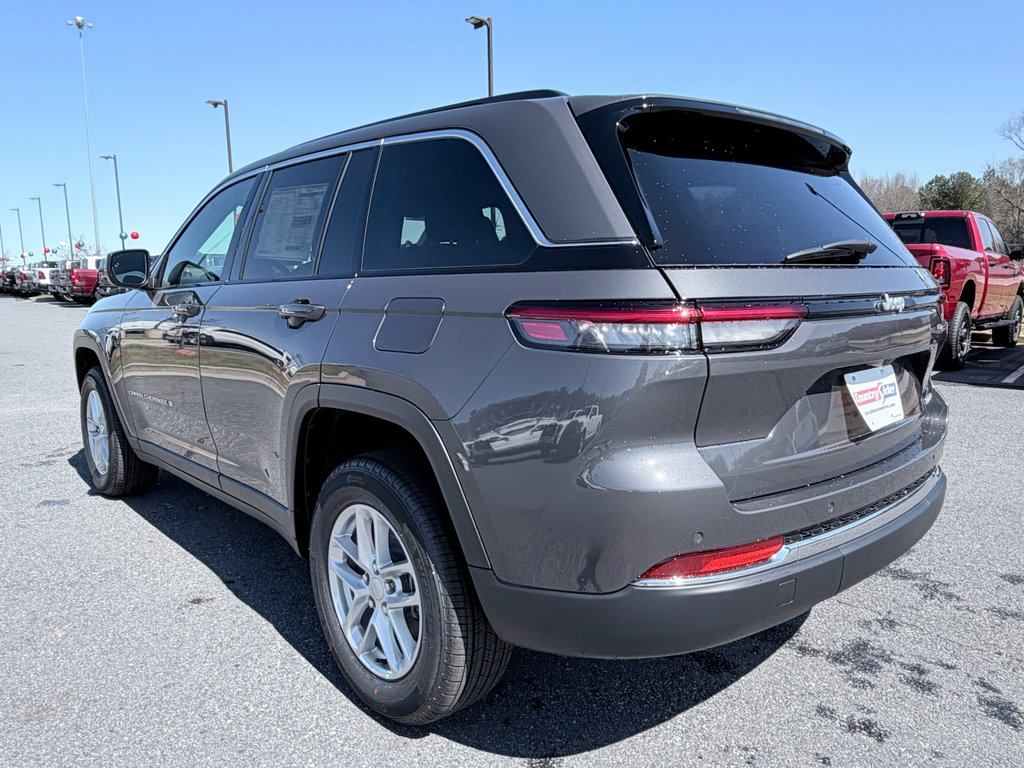 New 2026 Jeep Grand Cherokee Laredo X RWD image 7