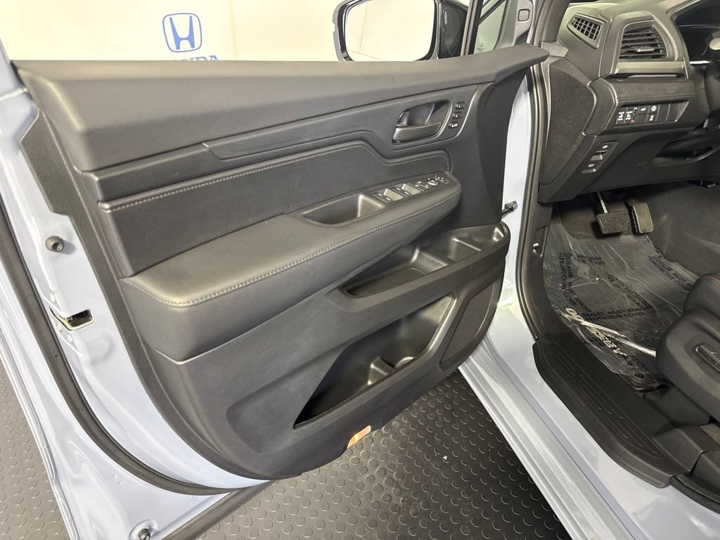 Used 2024 Honda Odyssey Sport image 14