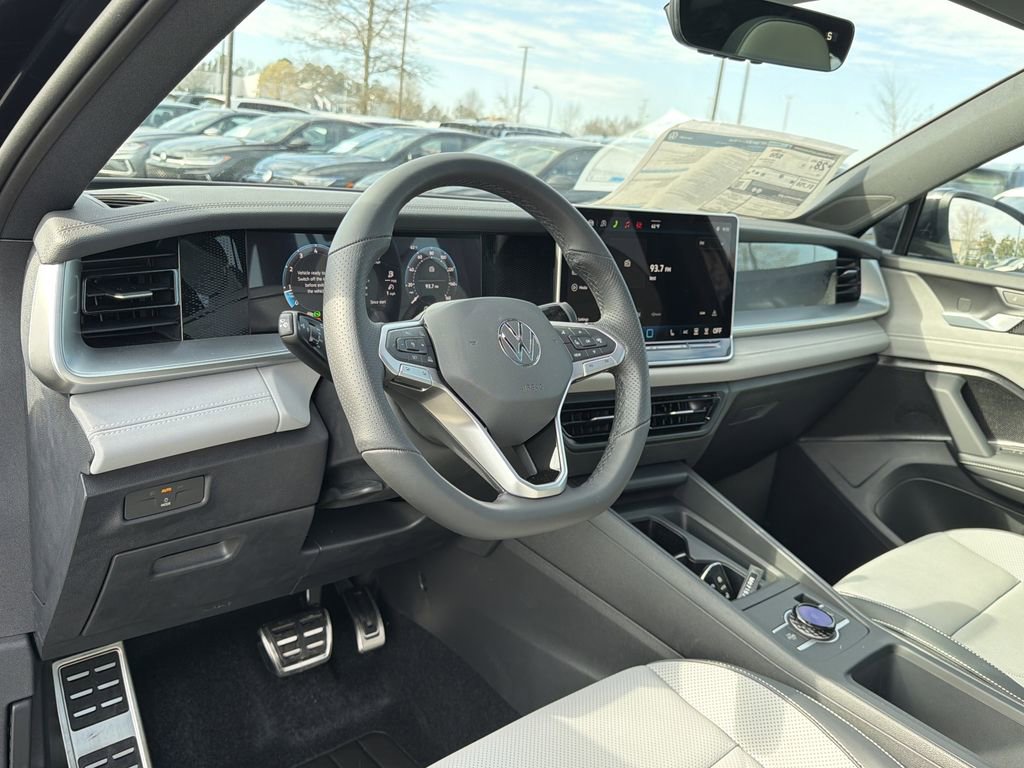 New 2026 Volkswagen Tiguan SE R-Line image 10