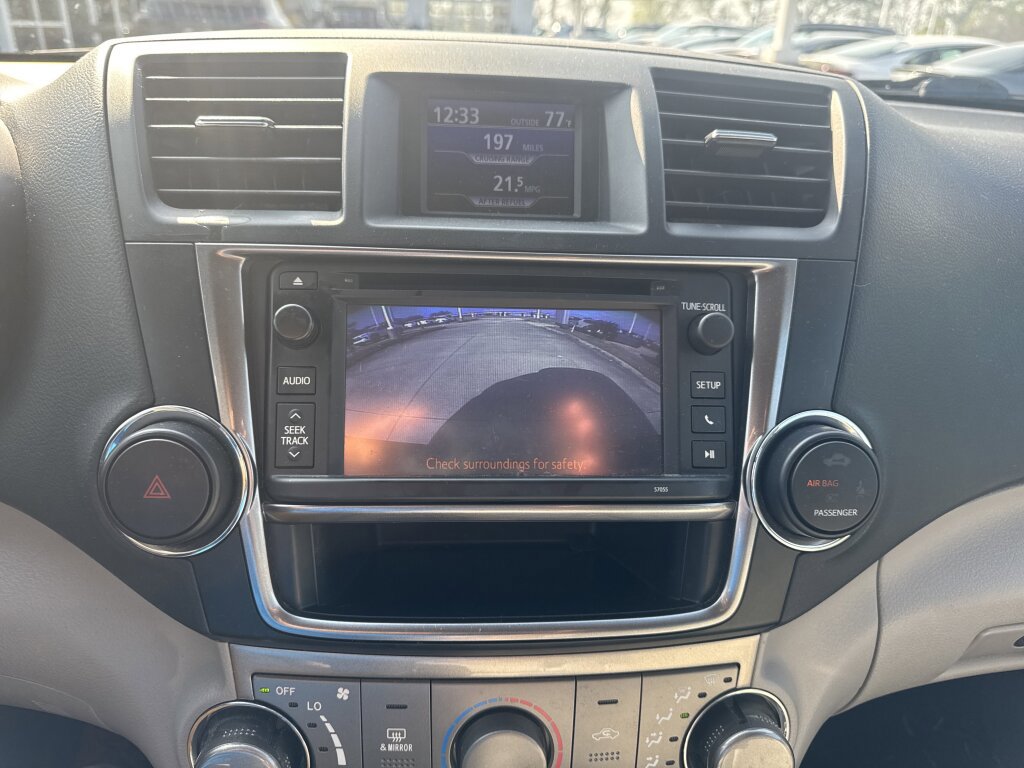 Used 2013 Toyota Highlander Base Plus image 30