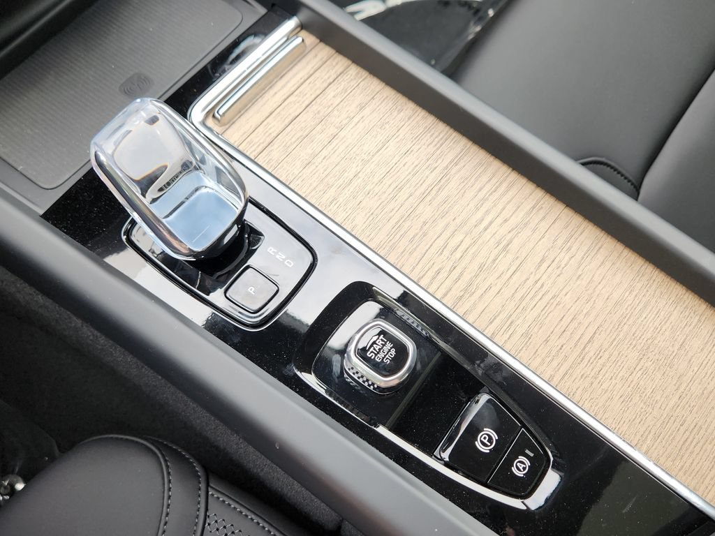 New 2026 Volvo XC60 B5 Plus w/ Climate Package AWD/4WD image 11