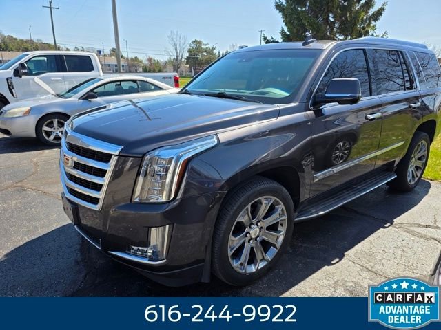 Used 2016 Cadillac Escalade Luxury AWD/4WD image 2