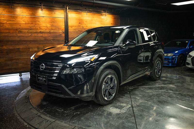 Used 2025 Nissan Rogue SV FWD image 2