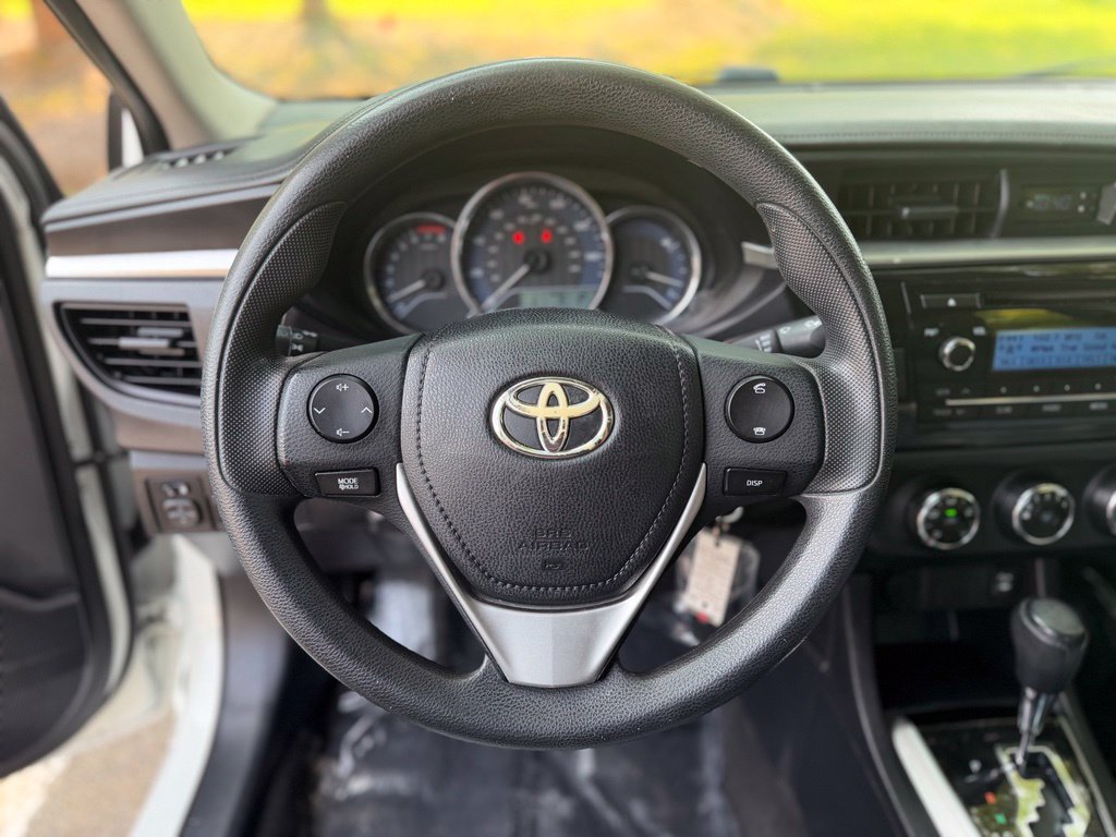 Used 2015 Toyota Corolla L FWD image 11