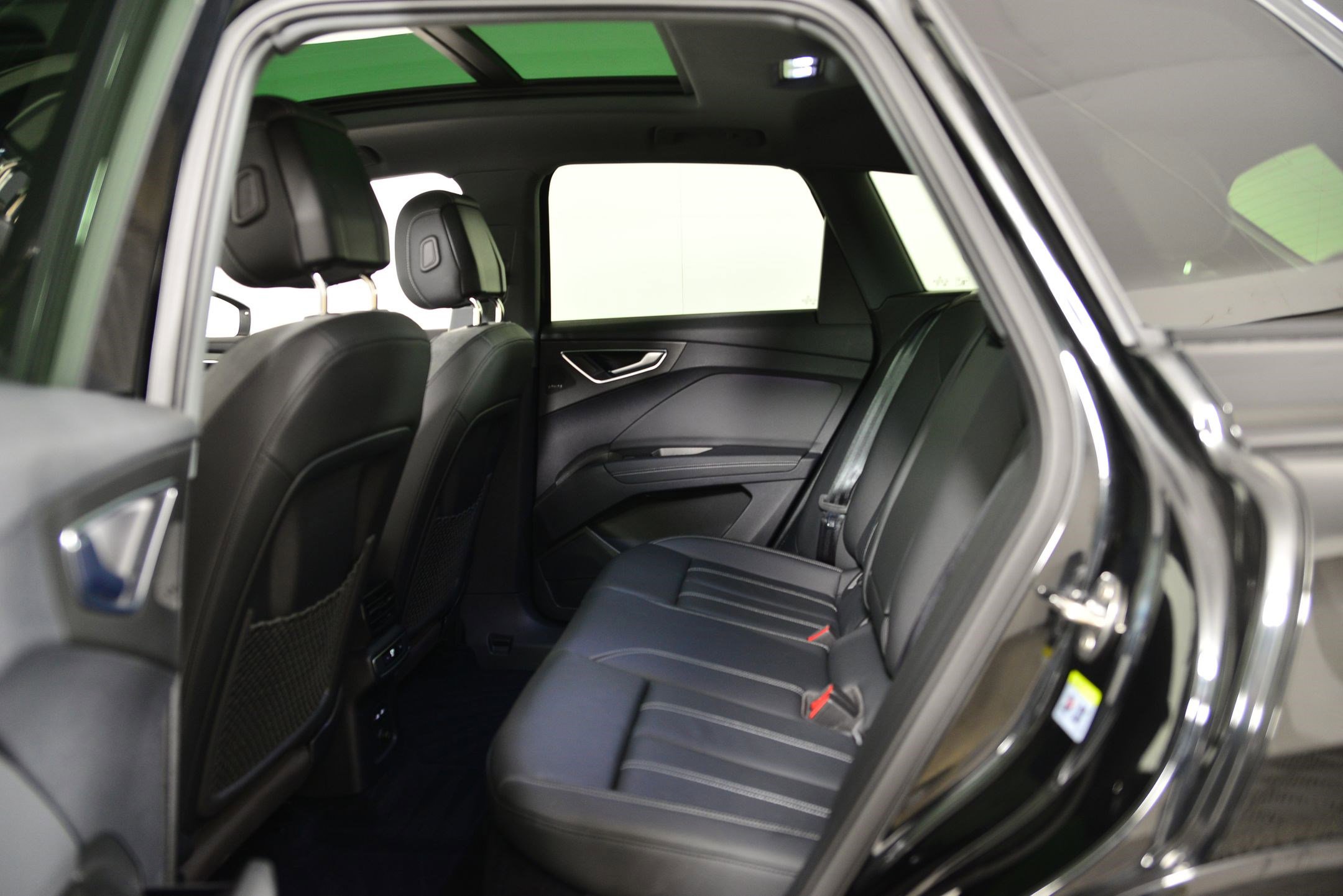 Certified 2024 Audi Q4 e-tron Prestige w/ Black Optic Package image 13