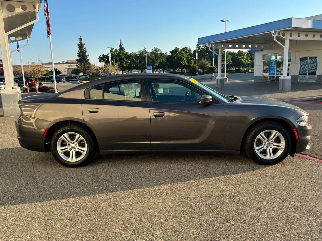 Used 2020 Dodge Charger SXT image 4