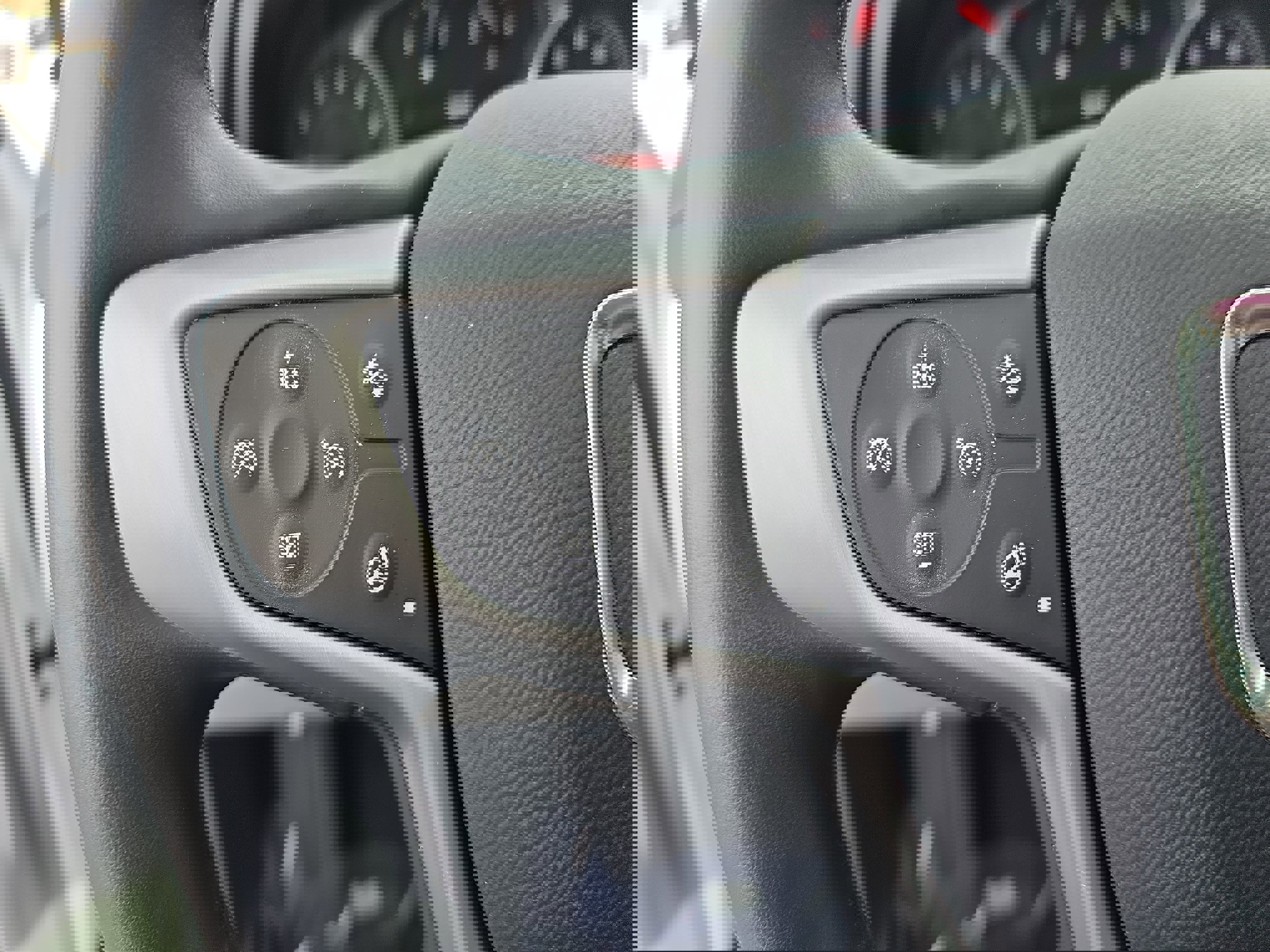 Used 2024 GMC Terrain SLT w/ Infotainment Package II image 18