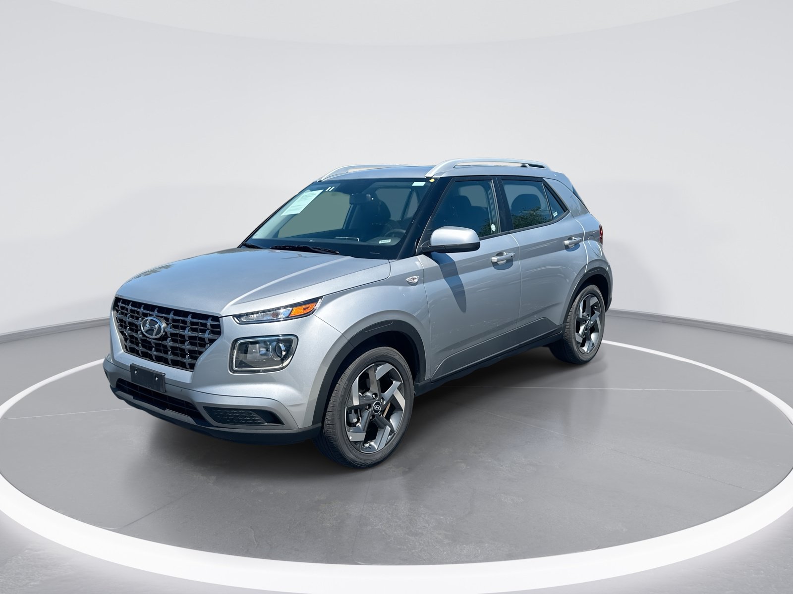 Used 2025 Hyundai Venue SEL FWD image 5