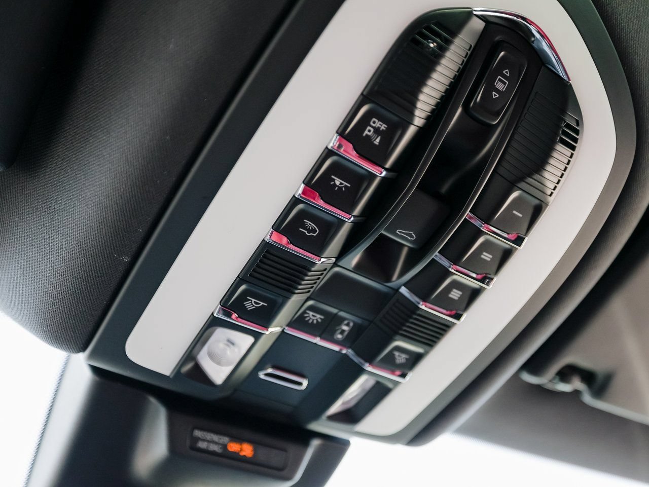 Certified 2026 Porsche Macan S AWD/4WD image 21
