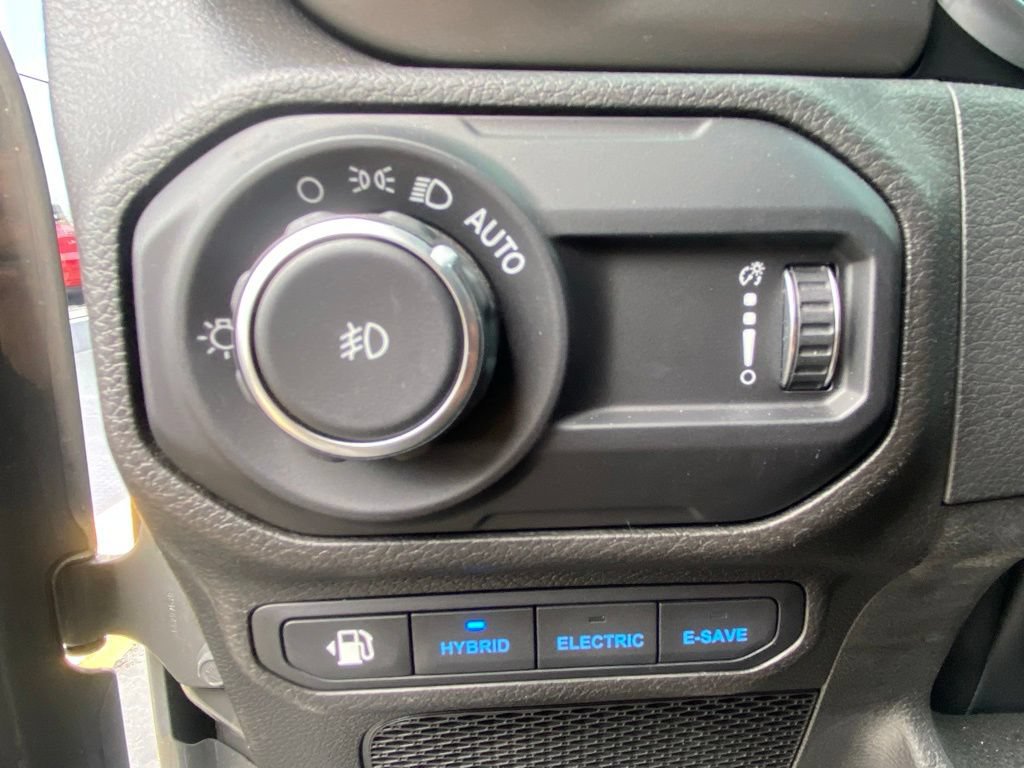 Used 2023 Jeep Wrangler Unlimited w/ Cold Weather Group AWD/4WD image 16