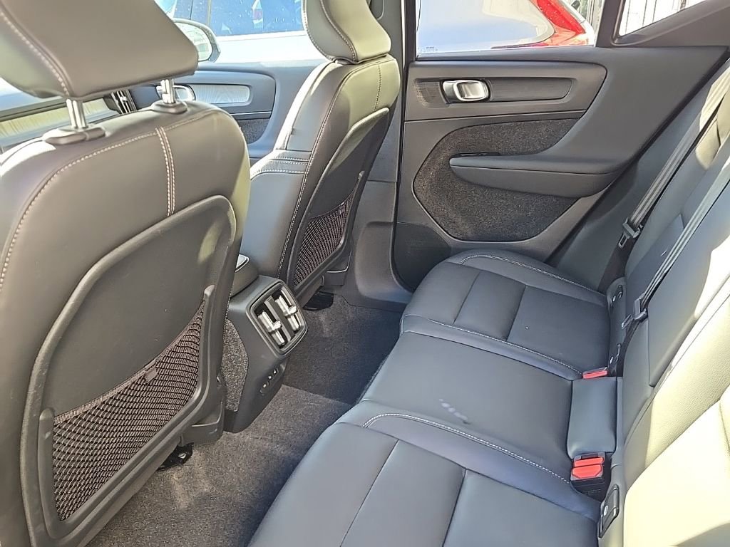 Certified 2025 Volvo XC40 B5 Core image 10