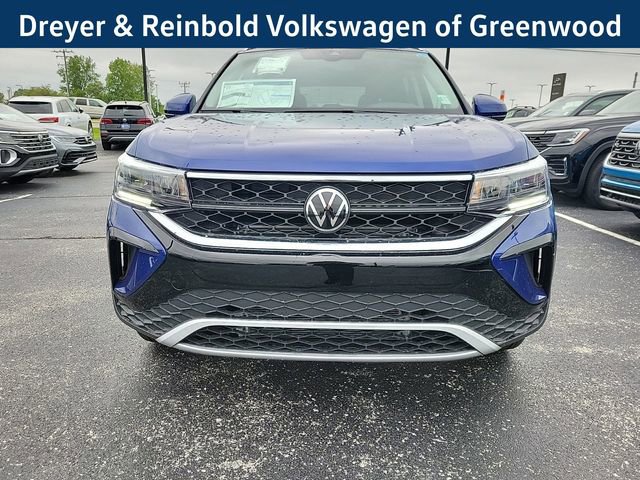 New 2024 Volkswagen Taos SE image 9