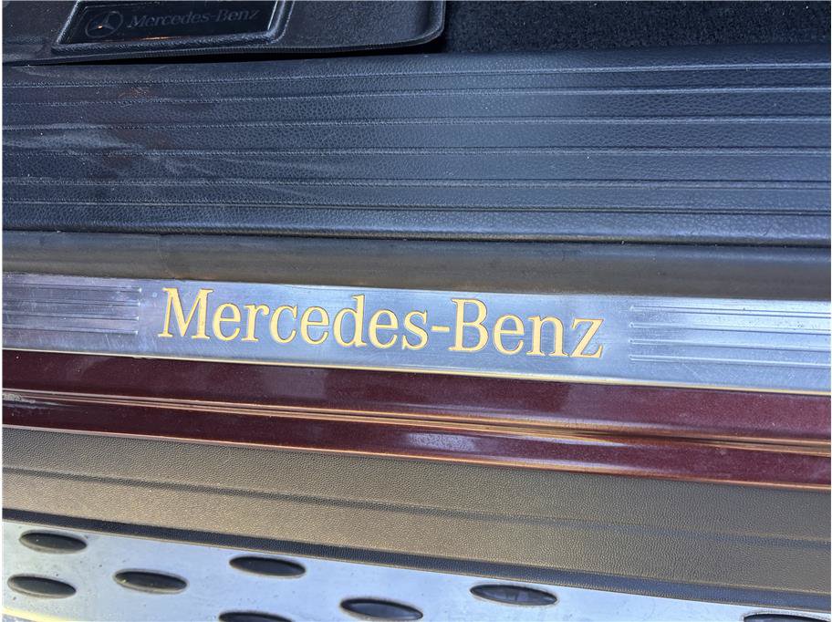 Used 2013 Mercedes-Benz GL 550 4MATIC image 16