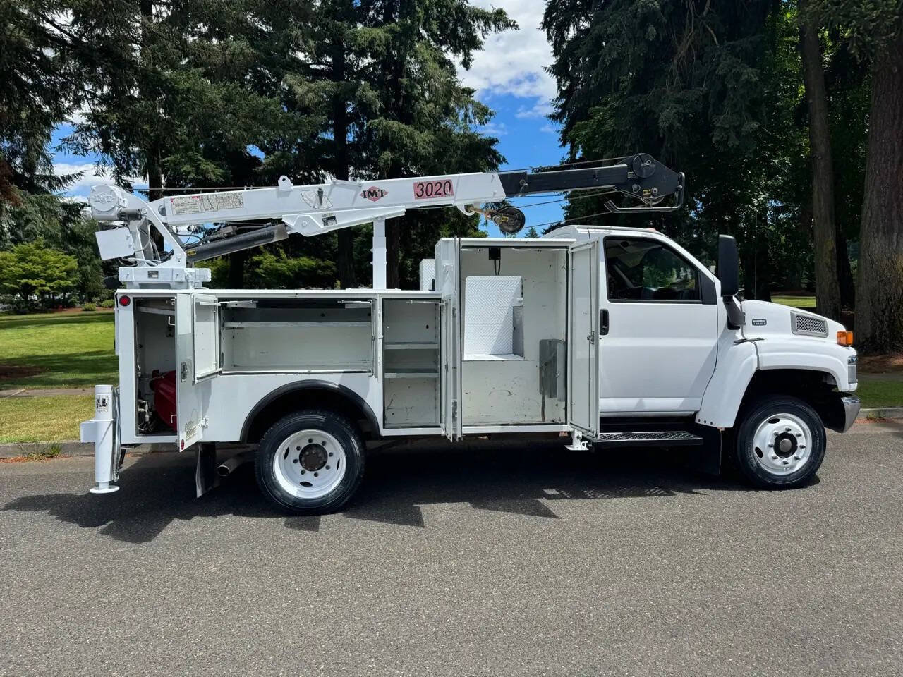 Used 2005 GMC TopKick C4500 2WD Regular Cab image 25