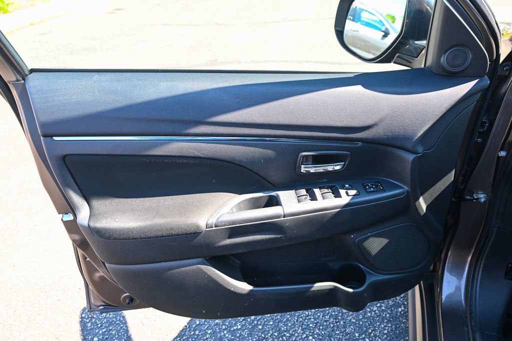 Used 2018 Mitsubishi Outlander Sport LE FWD image 19