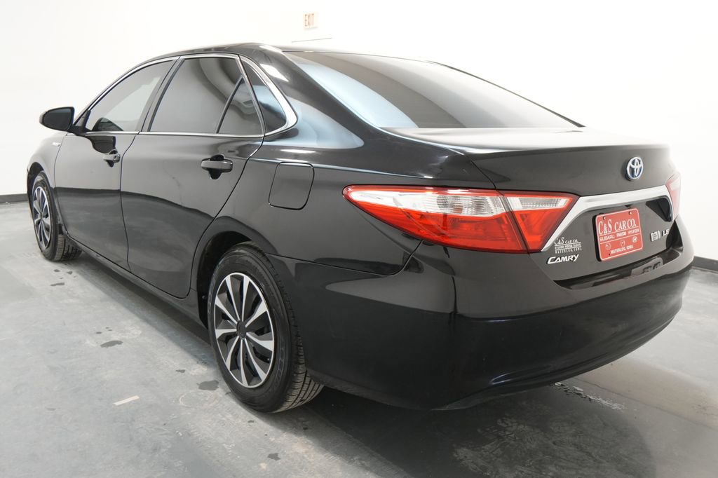 Used 2017 Toyota Camry LE FWD image 5