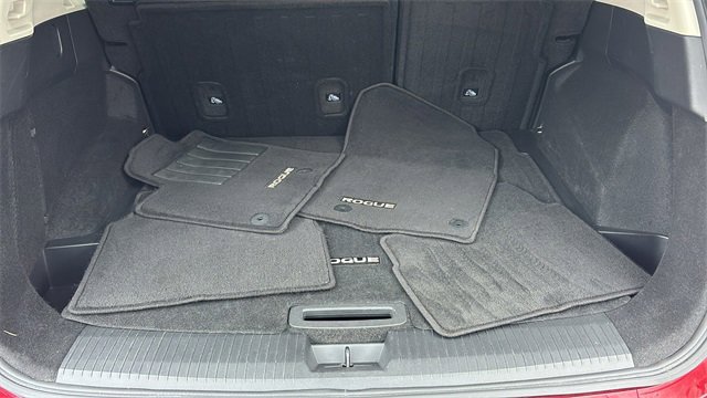 Used 2024 Nissan Rogue SV image 30