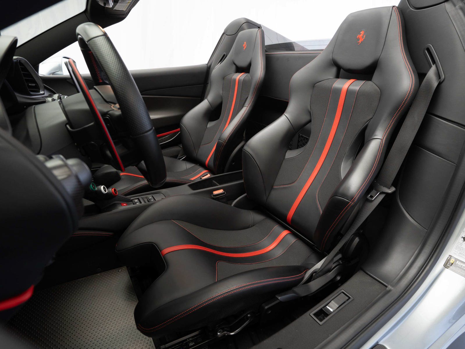 Used 2019 Ferrari 488 Pista Spider RWD image 15