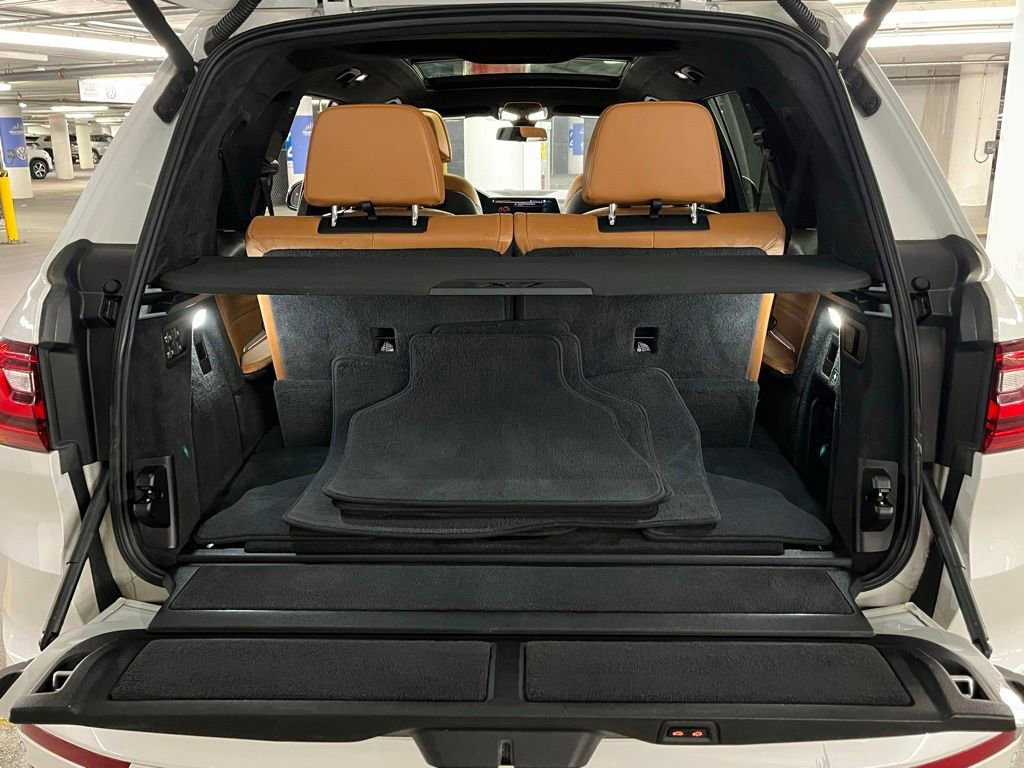 Used 2021 BMW X7 xDrive40i w/ Premium Package AWD/4WD image 41