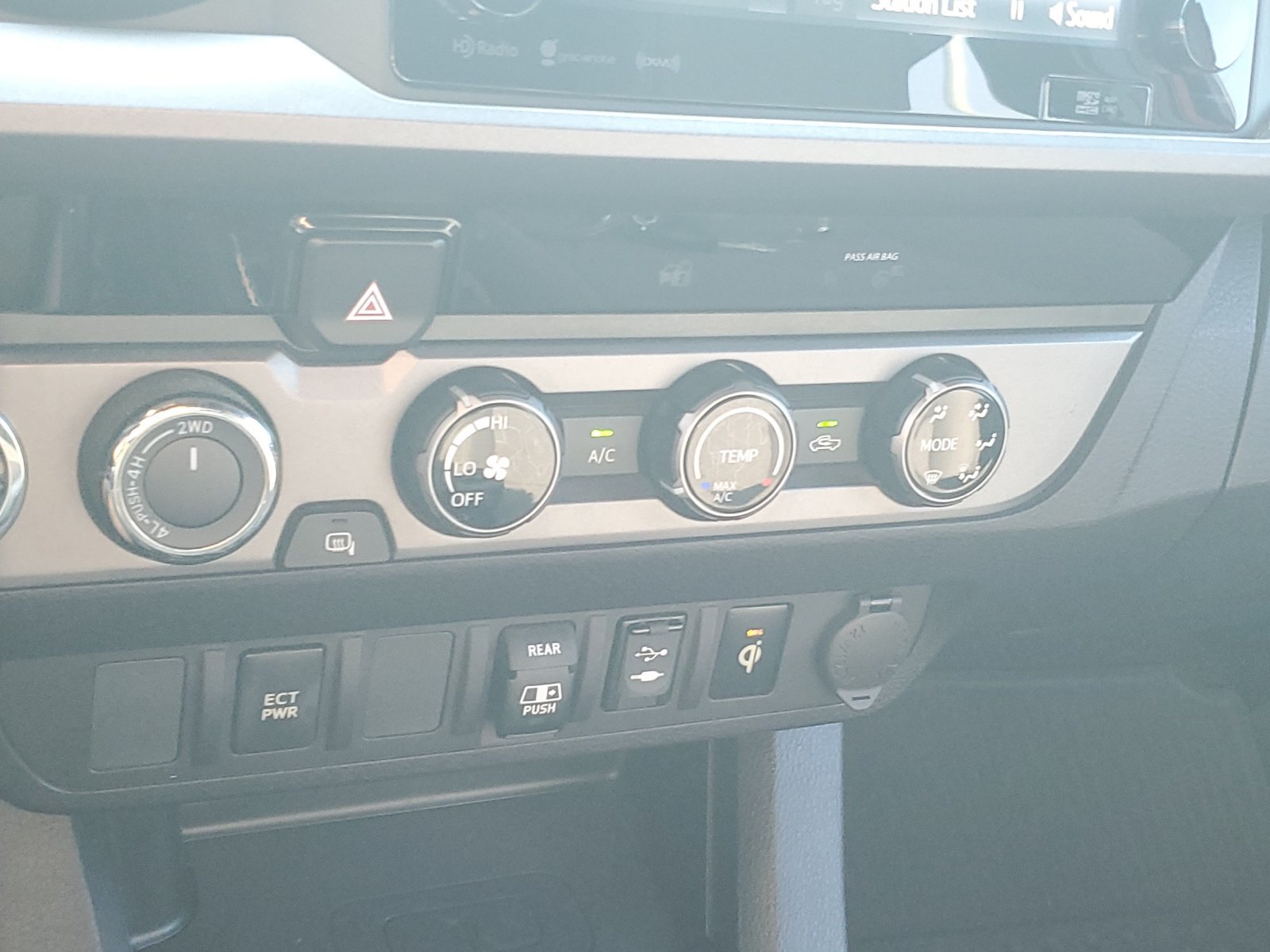 Certified 2018 Toyota Tacoma TRD Sport AWD/4WD image 28