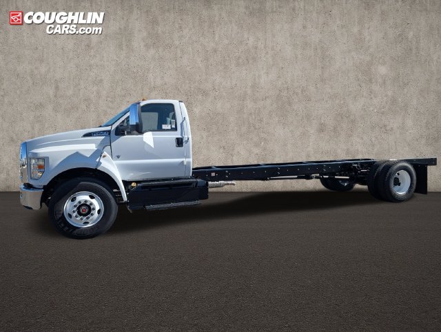 New 2027 Ford F750 2WD Regular Cab Super Duty image 4
